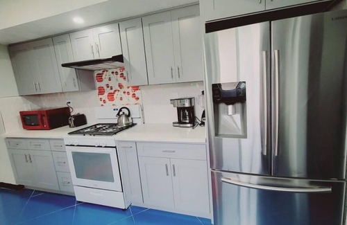 Garden Grove House | UA Charming 3-bedroom house with WiFi, AC in delightful Garden Grove