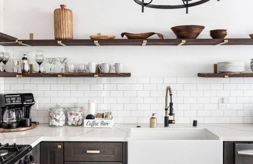 Rainbow CDP House | Uber to Wineries/Weddings+ PUPS! +mountain escape