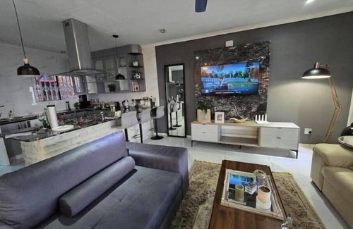 Constantia Kloof Apartment | uBuhle - 2 bed with shared full bathroom
