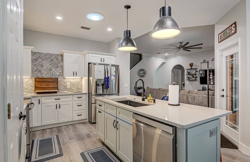 Gainesville House | UF 4BR/4BA Gem–Walk to Stadium-Renovated-Spacious-New Beds-Clean & Spacious