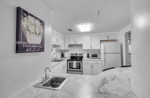 Sugar Mountain Apartment | Uhost AI | 2BR Retreat | Scenic Views & Comfort