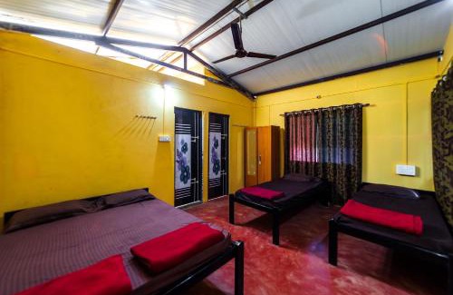 Yellapur Hotel | UK Nature Stay