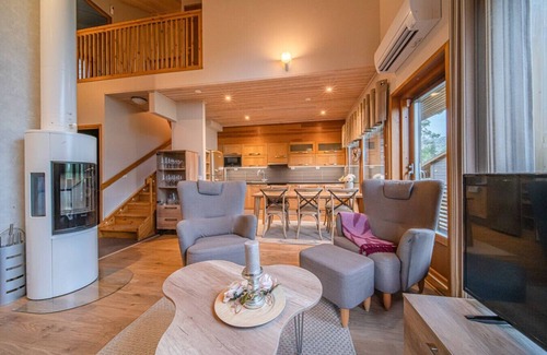 Sirkka Villa | Ulkuvilla by Aavalevi Holidays
