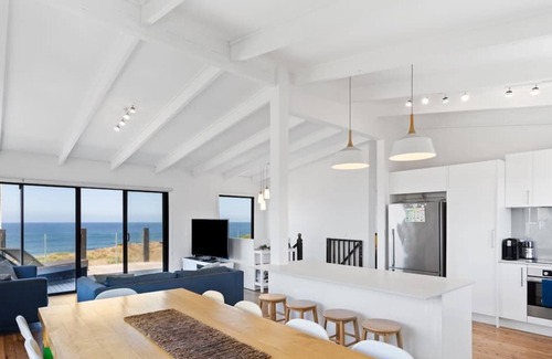 Sunderland Bay House | Ultimate Beachfront Retreat