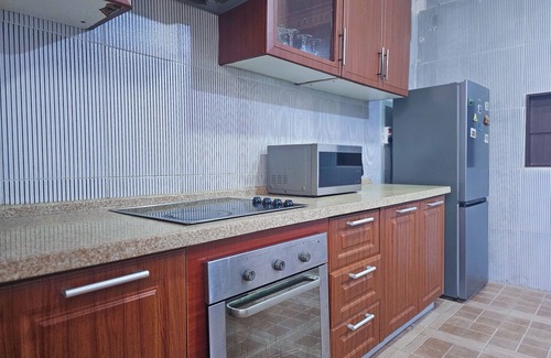 Ikoyi Apartment | Ultimate Comfort in V/Island Lagos: Spacious 2-Bed with 24/7 Power & Free WiFi