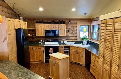 Big Arm House | Ultimate Lakeside Retreat on Flathead Lake near Glacier National Park