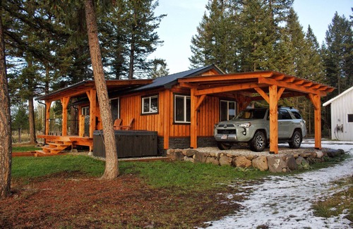 Cariboo Chilcotin Coast Cabin | Ultimate Private Lake Hideaway with Hot Tub
