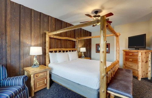 Sioux City Hotel | Ultimate Sioux City Experience: Lodge-Like Charm near Casino | 2 Units