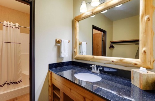Sioux City Hotel | Ultimate Sioux City Experience: Lodge-Like Charm near Casino | 2 Units