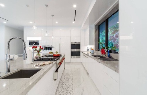 Seybold House | Ultra modern waterfront villa