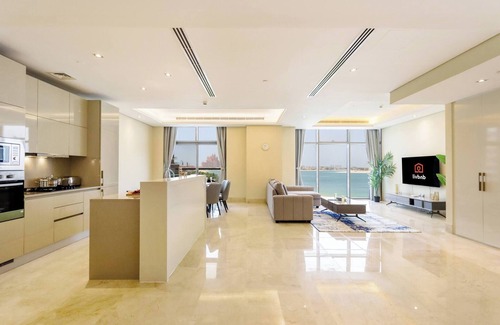 Palm Jumeirah Apartment | Ultra-Spacious 2BR | Beach Access | Atlantis Views