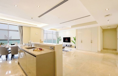 Palm Jumeirah Apartment | Ultra-Spacious 2BR | Beach Access | Atlantis Views
