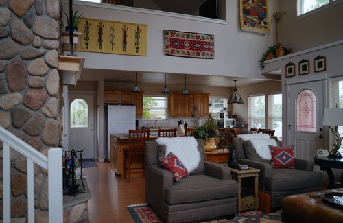 Elkton House | Umpqua Wine Country Cottage