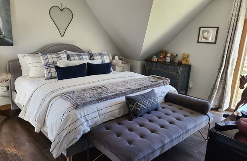 Val-des-Bois Bed & Breakfast | Un endroit pour se détendre, jouer et rêver! /A place to relax, play & dream!