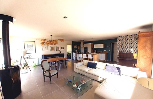 Riom House | UN ETE Auvergnat - Maison Moderne ET Calme A Riom