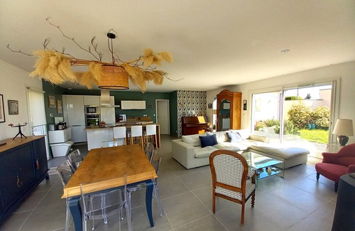 Riom House | UN ETE Auvergnat - Maison Moderne ET Calme A Riom