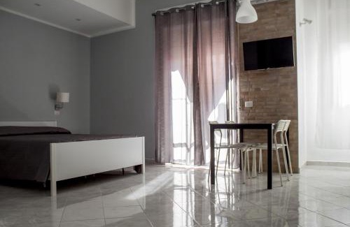 Ciro Marina Apartment | Una finestra sul glicine