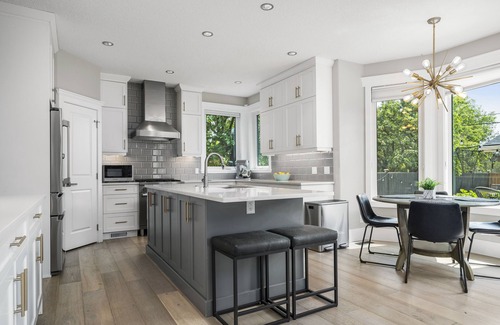 Calgary House | Unbeatable Location for Your Stampede Trip!