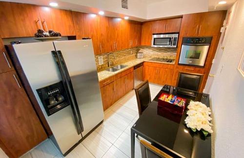 Seybold Condo | Unbeatable Ocean & Canal Views from Your Comfortable Beach Retreat