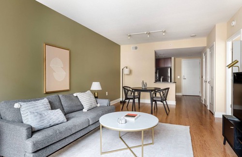 Mount Vernon Triangle Apartment | Unbelievable Mt Vernon 1BR w/Gym & Pool, nr Arena & Food, by Blueground