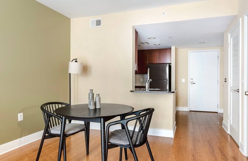 Mount Vernon Triangle Apartment | Unbelievable Mt Vernon 1BR w/Gym & Pool, nr Arena & Food, by Blueground