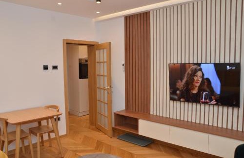 Stari Grad Apartment | Unca