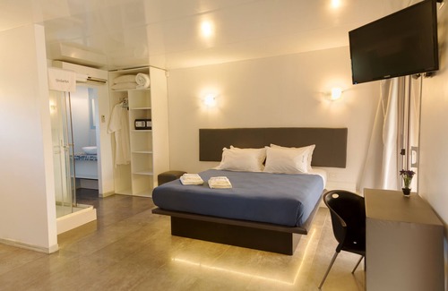 Chihuahua Hotel | Undarius Hotel - Clothing Optional Hotel Exclusively for Gay Men