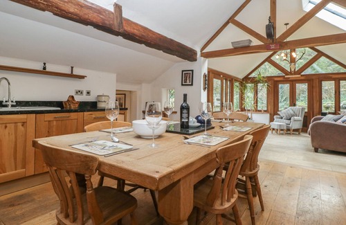Blandford Forum House | UNDER ACRE COTTAGE, family friendly in Winterborne Whitechurch