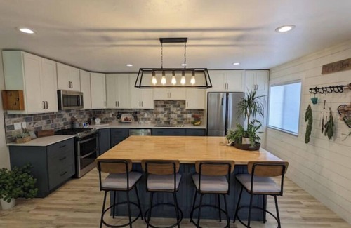Monticello House | Under the Blues - Home away from Home ,fully remodeled 2bd/2ba homenn