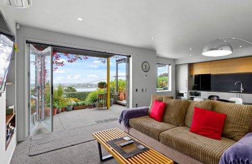 Mount Pleasant Apartment | Under the Yellow Canopy
