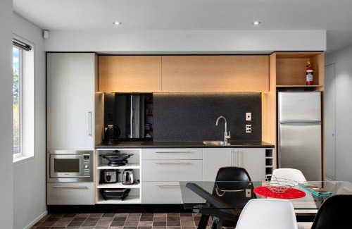 Mount Pleasant Apartment | Under the Yellow Canopy