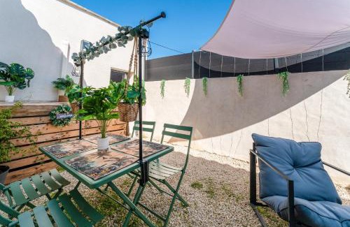Taillades Apartment | Une parenthèse en luberon, jacuzzi