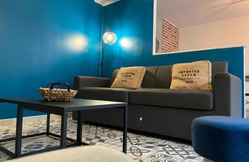 Pontgouin Apartment | Une pause aux Halles. Maison de ville pour 5 pers max