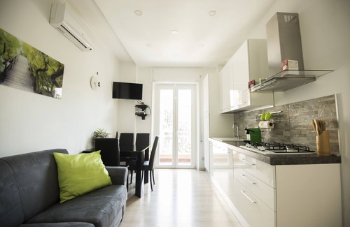 Quartiere XIII Aurelio Apartment | Unforgettable St. Peter Station Suite - Vatican City - FREE WIFI - A/C