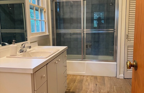 Amagansett North House | Unfurnished Hamptons home 3 min walk to beach