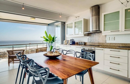 Mouille Point Apartment | Uninterrupted Ocean Views in Mouille Point (Atlantic Vistas)