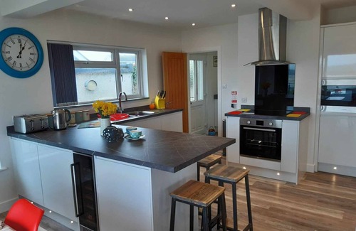 Treator House | Uninterrupted spectacular views over the Camel Estuary and ocean.