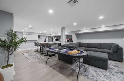 Union Apartment | Union Oasis: Hot Tub, Grill, Gym, Games, Massage chair