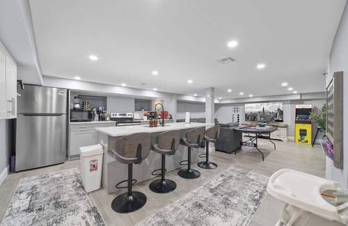 Union Apartment | Union Oasis: Hot Tub, Grill, Gym, Games, Massage chair