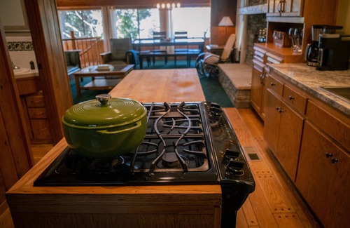 Cedar Glen Cottage | Unique 1926 Mountain Cottage Perched Above Lake Arrowhead