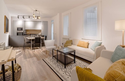 Almagro Apartment | Unique 3bedrooms flat in Chamber by SharingCo