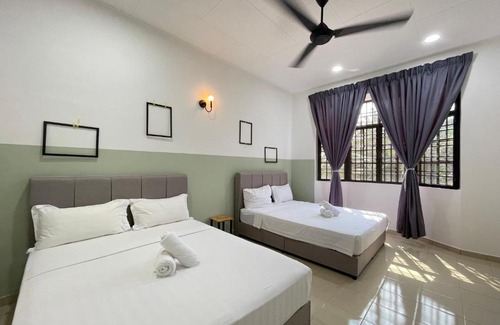 Teluk Intan House | Unique 4 Bedrooms House, Few mins to Town by Mr Homestay