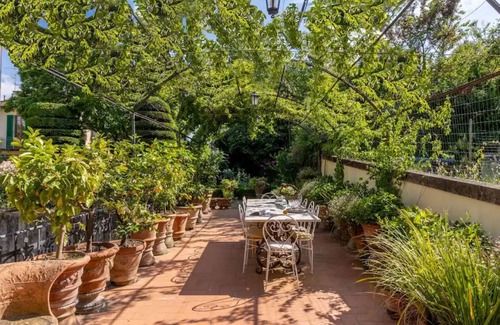 Oltrarno Apartment | Unique 5 Bedroom Apartment with Private Garden