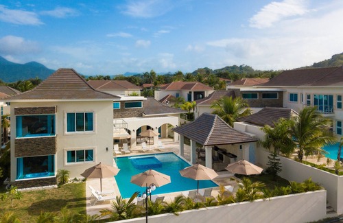 Los Brazos Villa | Unique 6 bedroom luxury vacation villas