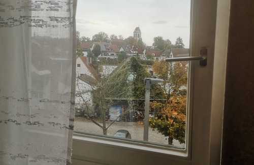 Plochingen Apartment | Unique apartment in the Hundertwasserhaus in the center of Plochingennn