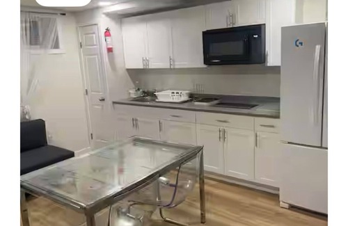 Fort Gary House | Unique Favor – 2 Bedroom Basement (Prairie Pointe)