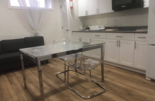Fort Gary House | Unique Favor – 2 Bedroom Basement (Prairie Pointe)