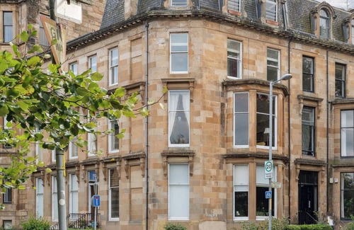 North West Apartment | Unique flat in leafy location by Glagsow's Botanic Gardens. Walk to West End!