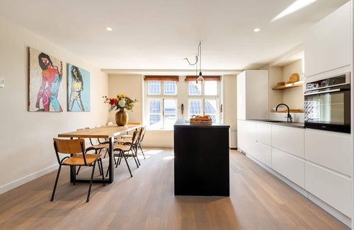 Centrum Apartment | Unique fully furnished apartment on top location in the center of Haarlem.