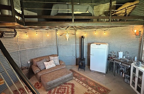 Stanton County House | UNIQUE Grainbin Ranch Stay